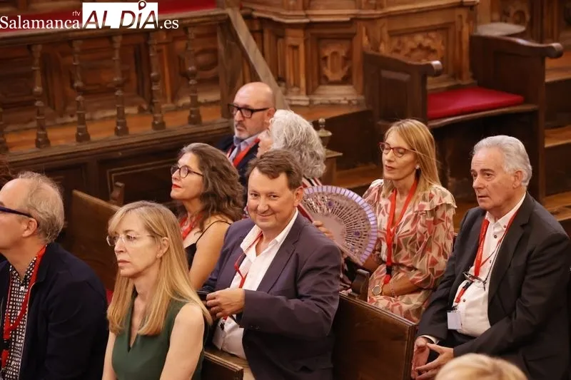 El Aula Magna de la UPSA ha acogido la celebración del 30 aniversario de la primera promoción de Periodismo. Fotos: David Sañudo