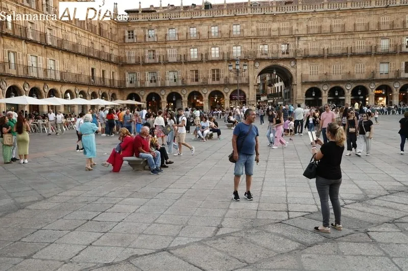 Ambiente en Salamanca en la tarde de este sábado. Fotos: David Sañudo