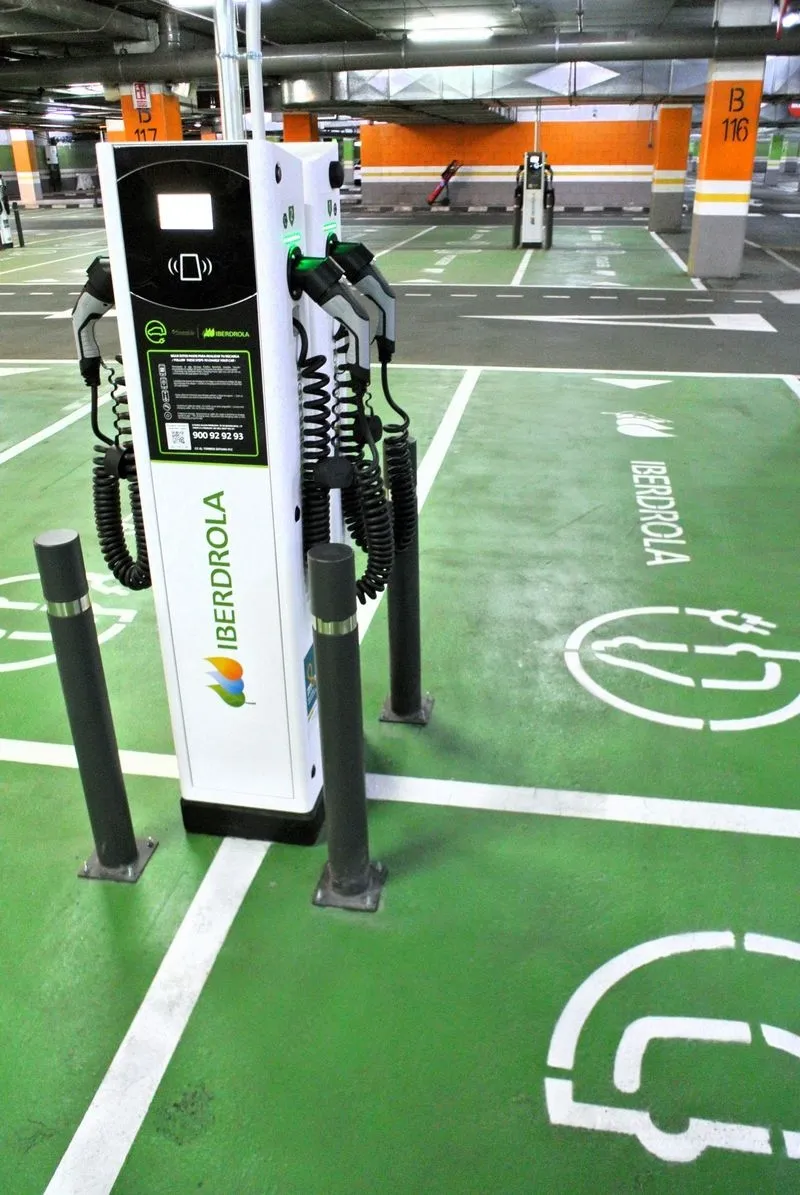 Foto 3 - Uno de los espacios m&aacute;s visitados de Salamanca estrena 28 puntos de recarga para coches el&eacute;ctricos