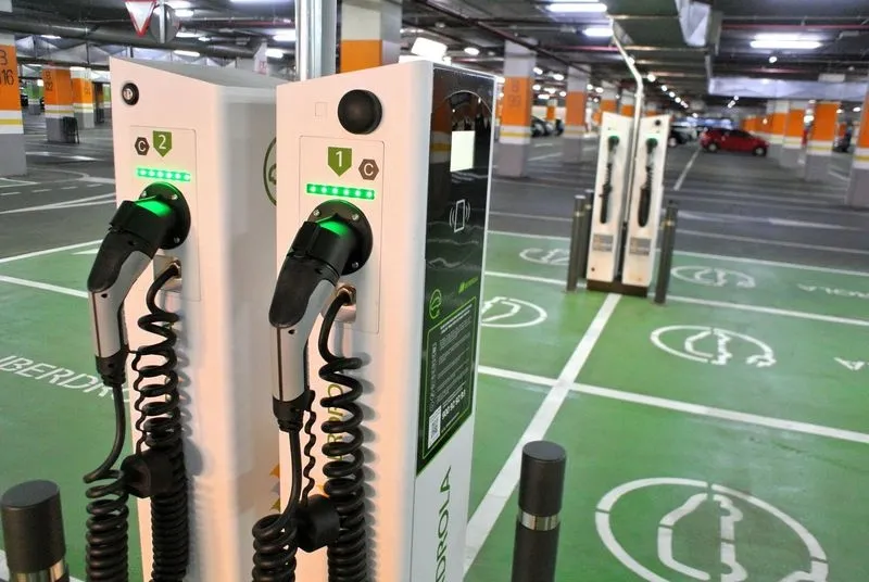 Foto 5 - Uno de los espacios m&aacute;s visitados de Salamanca estrena 28 puntos de recarga para coches el&eacute;ctricos
