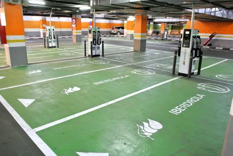 Foto 6 - Uno de los espacios m&aacute;s visitados de Salamanca estrena 28 puntos de recarga para coches el&eacute;ctricos