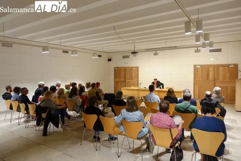 Acto de José Ignacio García en el Salón de Actos de la Casa de las Conchas | Fotos: Carmen Borrego
