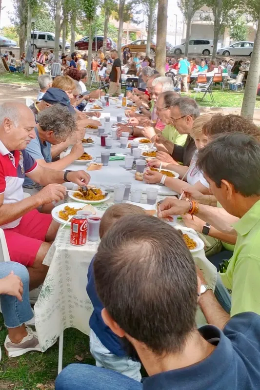 Villoria celebraba una multitudinaria paellada