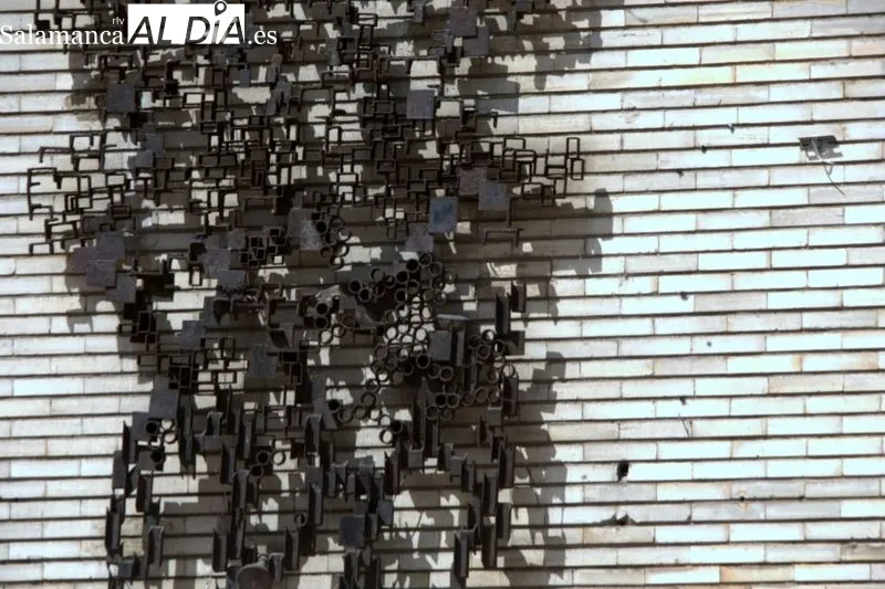 Foto 2 - Itinerarios salmantinos: Secreto de cristal y arte en el hospital azul