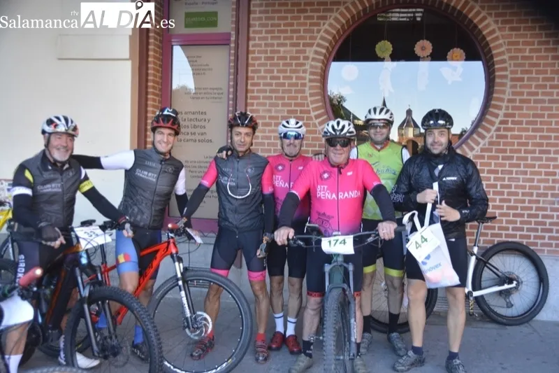 La Plaza de España acogía la IX Quedada BTT Ciudad de Peñaranda