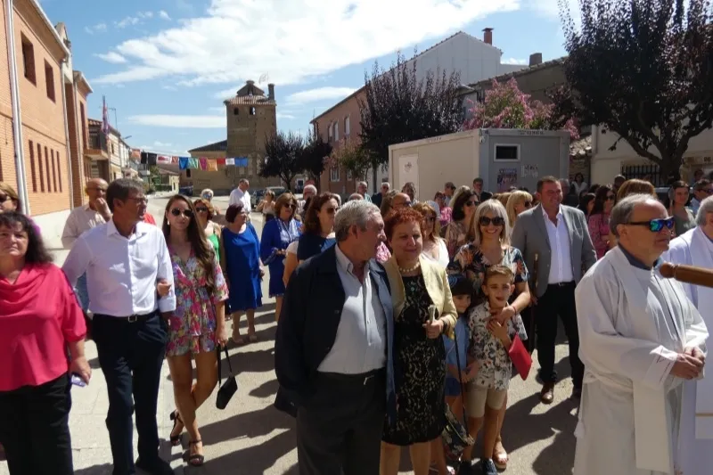Foto 2 - Villoria se engalana festejar de manera multitudinaria a su patrona, la Virgen de la Vega