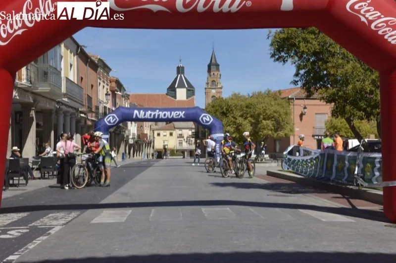 La Plaza de España acogía la IX Quedada BTT Ciudad de Peñaranda