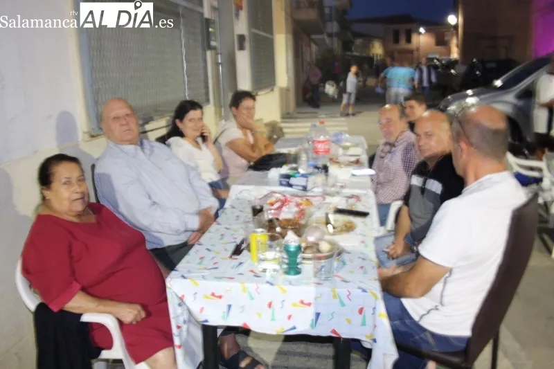 La Plaza Mayor de Villoria acogía la tradicional merienda de la vaca