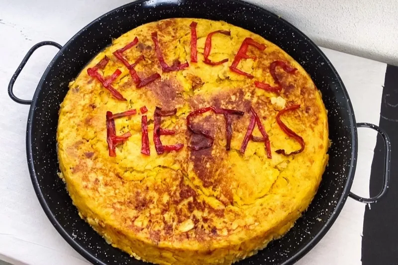 Villoria celebraba un llamativo concurso de tortillas de patata y una exposición de vehículos este sábado