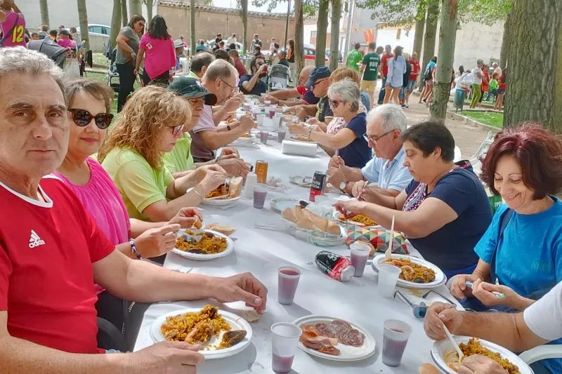 Villoria celebraba una multitudinaria paellada
