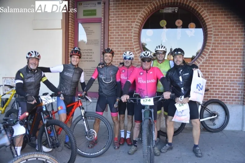 La Plaza de España acogía la IX Quedada BTT Ciudad de Peñaranda