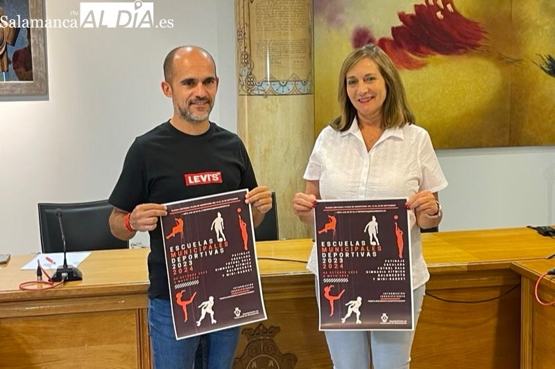 La alcaldesa Carmen Ávila y el concejal de deporte, Pedro Pérez, presentaban el nuevo curso de las Escuelas Deportivas 