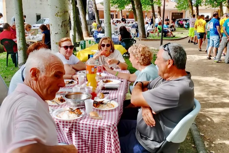 Villoria celebraba una multitudinaria paellada