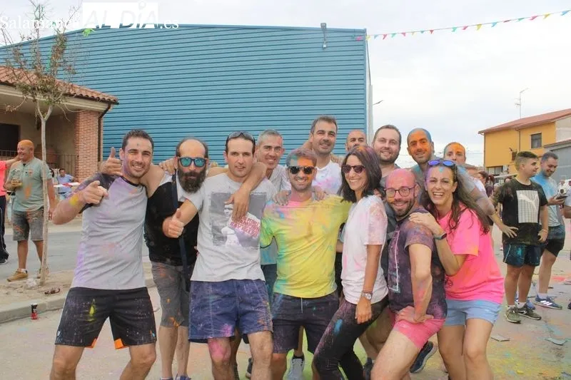 Foto 5 - Los navale&ntilde;os siguen disfrutando de sus fiestas con el chupinazo&nbsp;