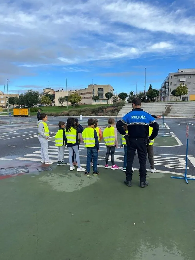 Foto 6 - Los escolares de Carbajosa disfrutan y aprenden con las sesiones de educaci&oacute;n vial