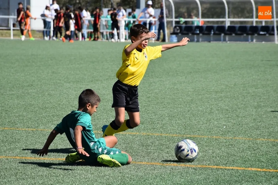 Foto 5 - D&iacute;a de fiesta en recuerdo de To&ntilde;ete para ir calentando motores para la Liga