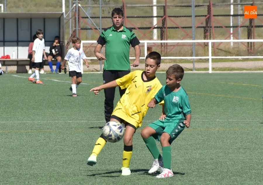 Foto 6 - D&iacute;a de fiesta en recuerdo de To&ntilde;ete para ir calentando motores para la Liga