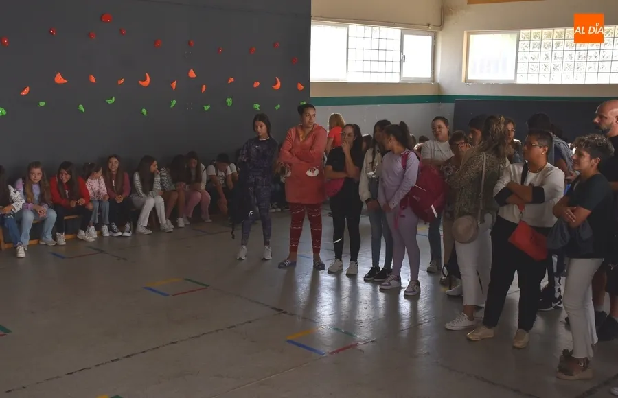 Foto 4 - C&aacute;lida acogida a los alumnos de 1&ordm; de la ESO en el IES Tierra con juegos y un almuerzo saludable