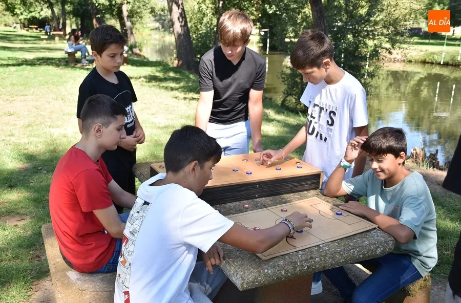 Foto 5 - El Pic&oacute;n recibe a los alumnos de Secundaria de Misioneras-Santa Teresa en su vuelta a clase