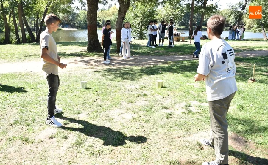 Foto 6 - El Pic&oacute;n recibe a los alumnos de Secundaria de Misioneras-Santa Teresa en su vuelta a clase