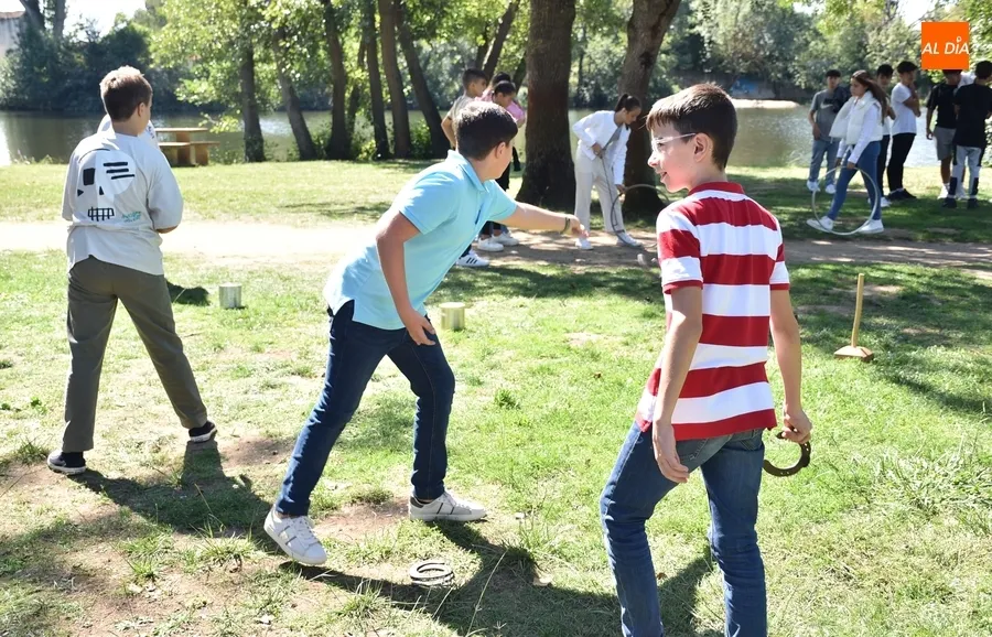Foto 8 - El Pic&oacute;n recibe a los alumnos de Secundaria de Misioneras-Santa Teresa en su vuelta a clase