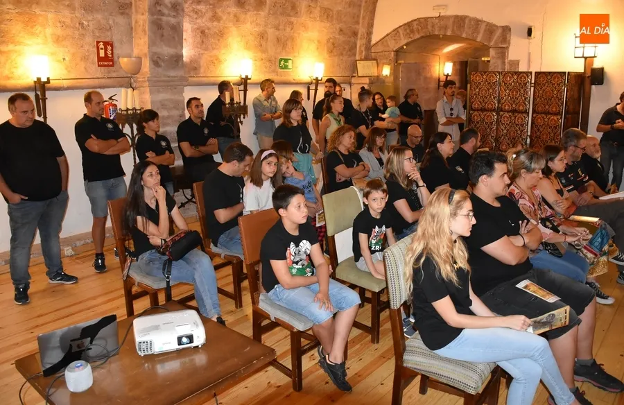 Foto 2 - El &lsquo;regreso&rsquo; del Parador, Astrolabio y un alarde de esgrima, grandes novedades de la Feria Medieval