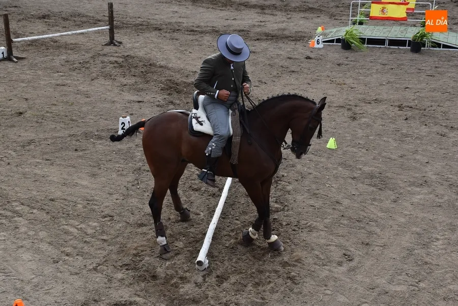 Foto 4 - Ciudad Rodrigo corona campe&oacute;n de Espa&ntilde;a a Sebasti&aacute;n L&oacute;pez en el remate con agua de la Feria