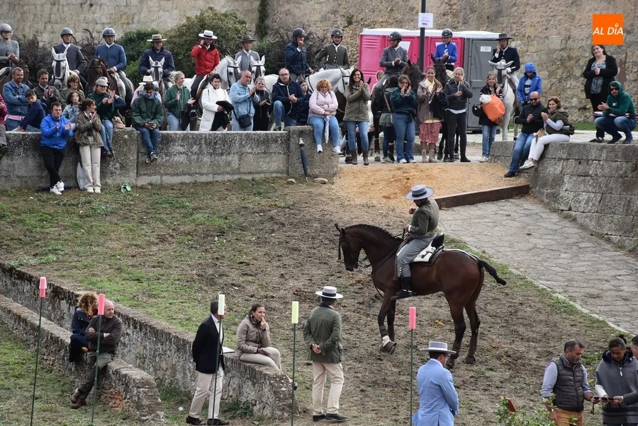 Foto 10 - Ciudad Rodrigo corona campe&oacute;n de Espa&ntilde;a a Sebasti&aacute;n L&oacute;pez en el remate con agua de la Feria