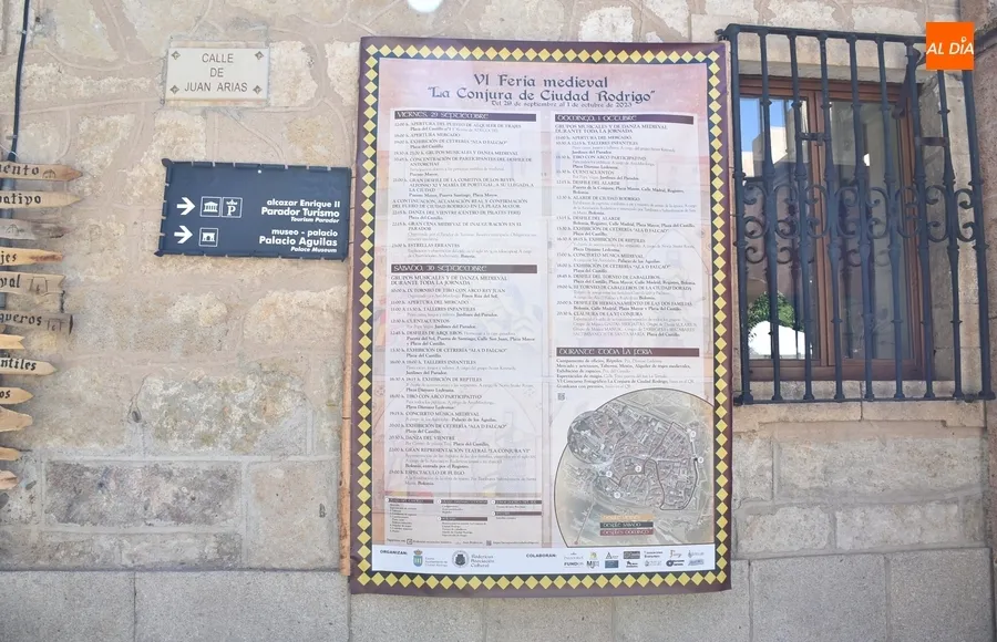 Foto 8 - Una nueva puerta, infinidad de pendones y dos photocalls ambientan la ciudad para la Feria Medieval