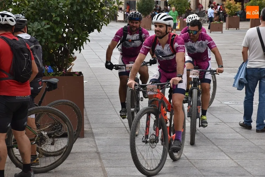Foto 4 - Pernocta en Ciudad Rodrigo un grupo de 70 ciclistas llegados de Almeida