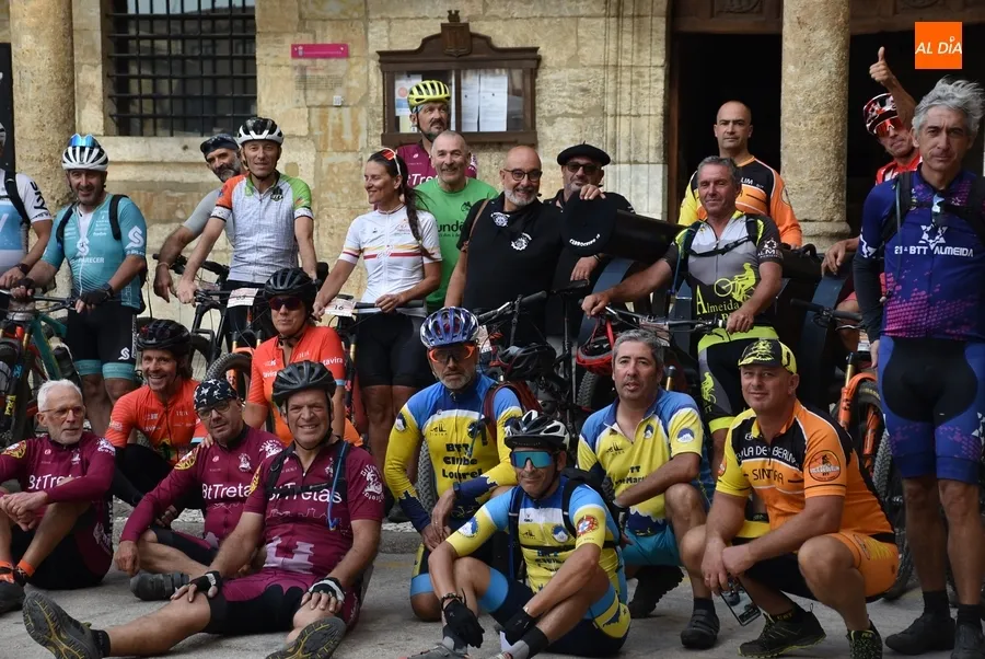 Foto 9 - Pernocta en Ciudad Rodrigo un grupo de 70 ciclistas llegados de Almeida
