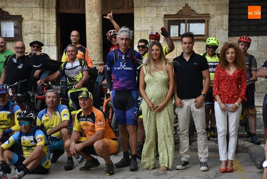 Foto 10 - Pernocta en Ciudad Rodrigo un grupo de 70 ciclistas llegados de Almeida