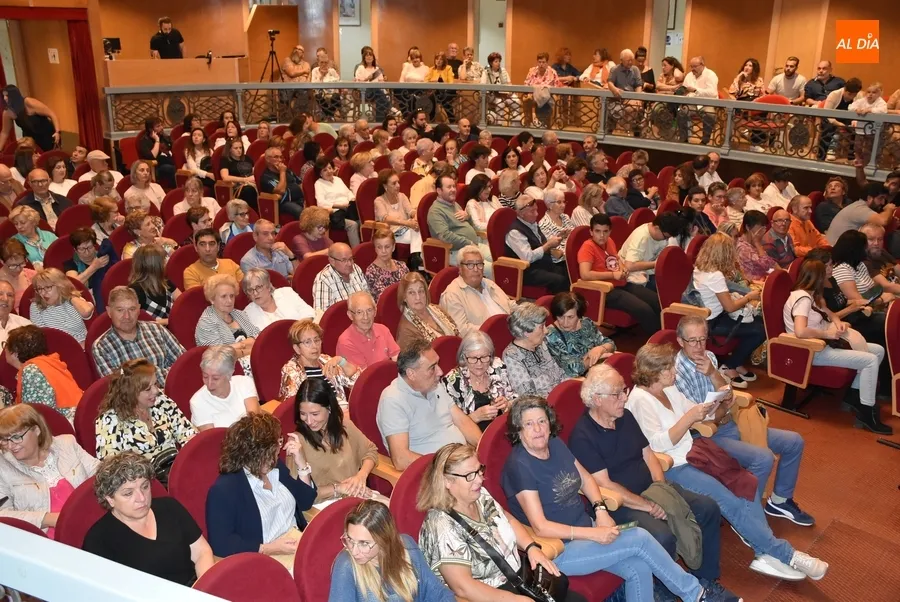 Foto 5 - El Teatro Nuevo roza el lleno gracias al Taller de Teatro Intergeneracional