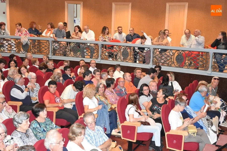 Foto 7 - El Teatro Nuevo roza el lleno gracias al Taller de Teatro Intergeneracional