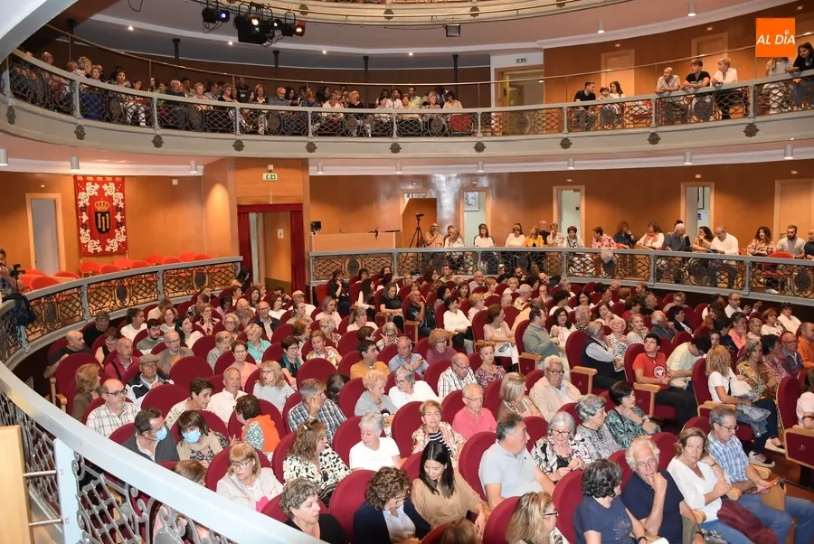 Foto 9 - El Teatro Nuevo roza el lleno gracias al Taller de Teatro Intergeneracional