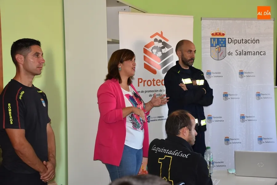 Foto 2 - &Iacute;nfima asistencia a la charla sobre autoprotecci&oacute;n en un lugar donde ha mermado la protecci&oacute;n