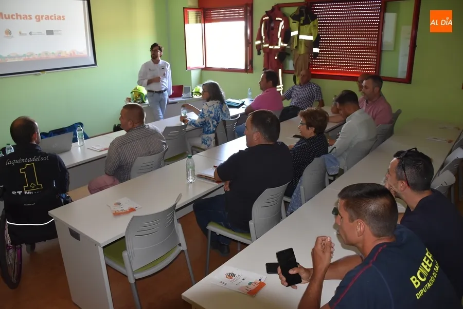 Foto 5 - &Iacute;nfima asistencia a la charla sobre autoprotecci&oacute;n en un lugar donde ha mermado la protecci&oacute;n