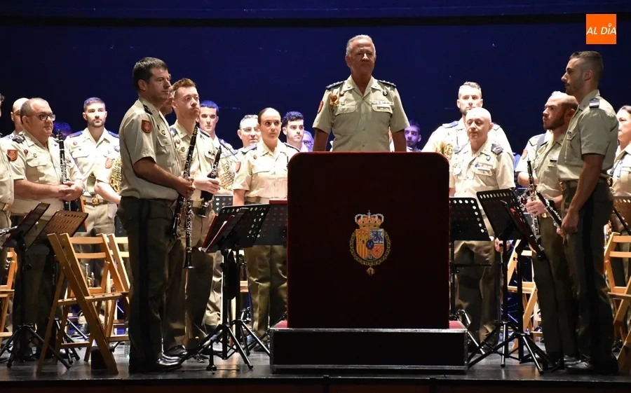 Foto 8 - La Guardia Real cierra su estancia en Mir&oacute;briga con un concurrido concierto en el Teatro