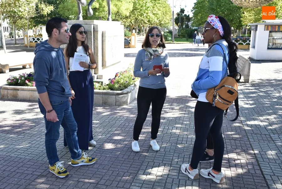 Foto 8 - La EOI sale a las calles mirobrigenses a intentar captar nuevos alumnos
