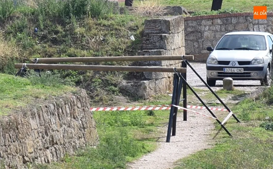 Foto 7 - En marcha el despliegue de obst&aacute;culos por Ciudad Rodrigo para la Farinato Race