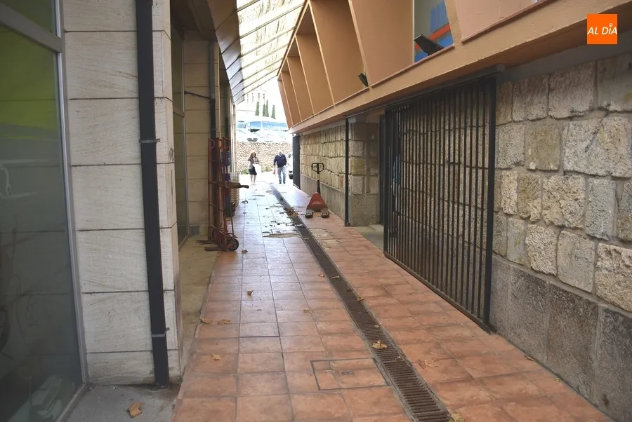 Foto 4 - La AFE El Templete renovar&aacute; el suelo entre El Badulake y el Mercado de Abastos