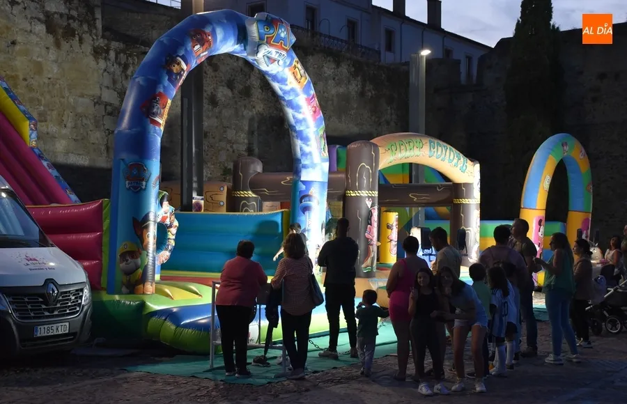 Foto 3 - El cielo respeta el arranque de la Feria del Caballo con los alumnos de la Escuela de Tauromaquia