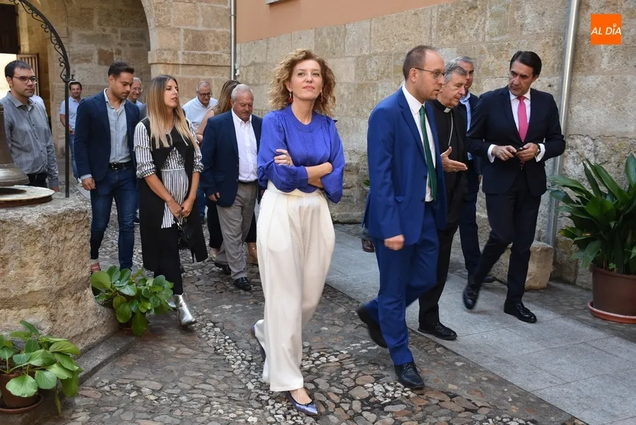 Foto 3 - Firmado en Ciudad Rodrigo un convenio para que la Di&oacute;cesis de Salamanca se una a Rehabitare