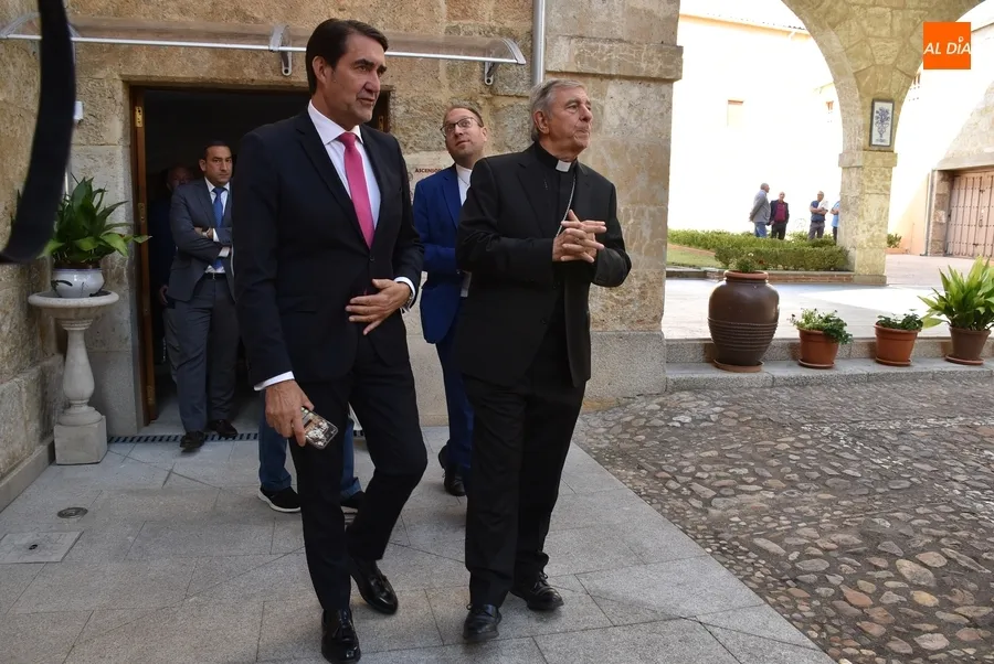 Foto 11 - Firmado en Ciudad Rodrigo un convenio para que la Di&oacute;cesis de Salamanca se una a Rehabitare