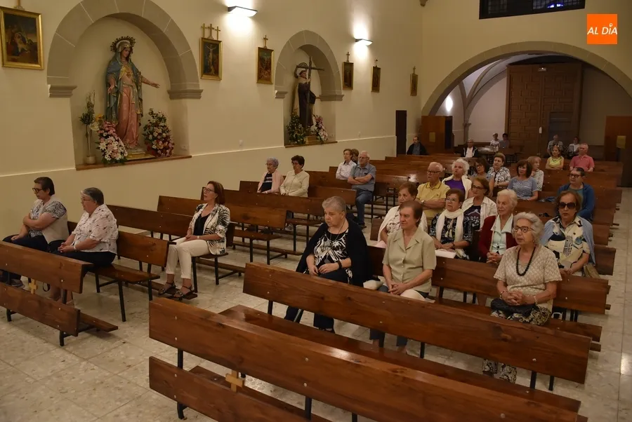 Foto 5 - El Padre Antonio Ben&eacute;itez repasa la figura de Santa Teresa de Jes&uacute;s como Santa y Doctora
