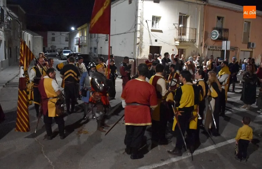 Foto 8 - Ciudad Rodrigo aclama a los Reyes en una multitudinaria apertura bajo la luna llena