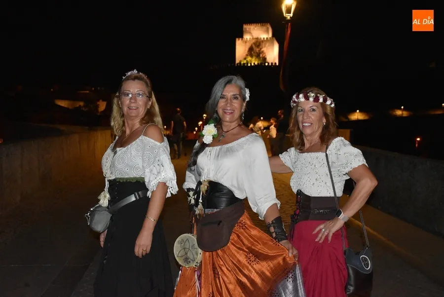 Foto 11 - Ciudad Rodrigo aclama a los Reyes en una multitudinaria apertura bajo la luna llena