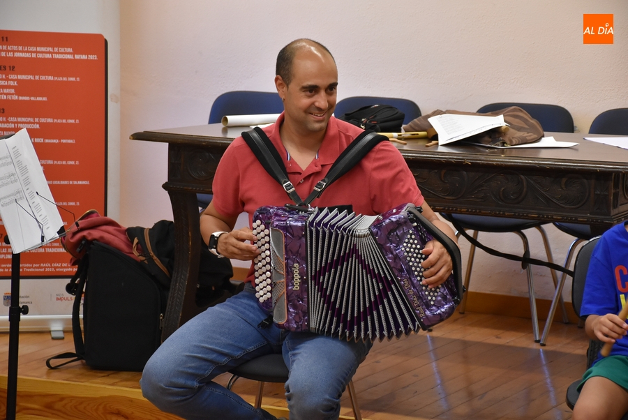 Foto 1 - Acordeón y Música tradicional, novedades en la oferta municipal de talleres para el curso 23/24
