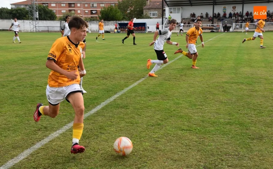 Foto 8 - El Ciudad Rodrigo salda con victoria su &uacute;ltimo test de pretemporada ante el Juvenil de Unionistas