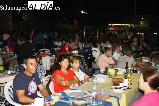 La Plaza Mayor de Villoria acogía la tradicional merienda de la vaca